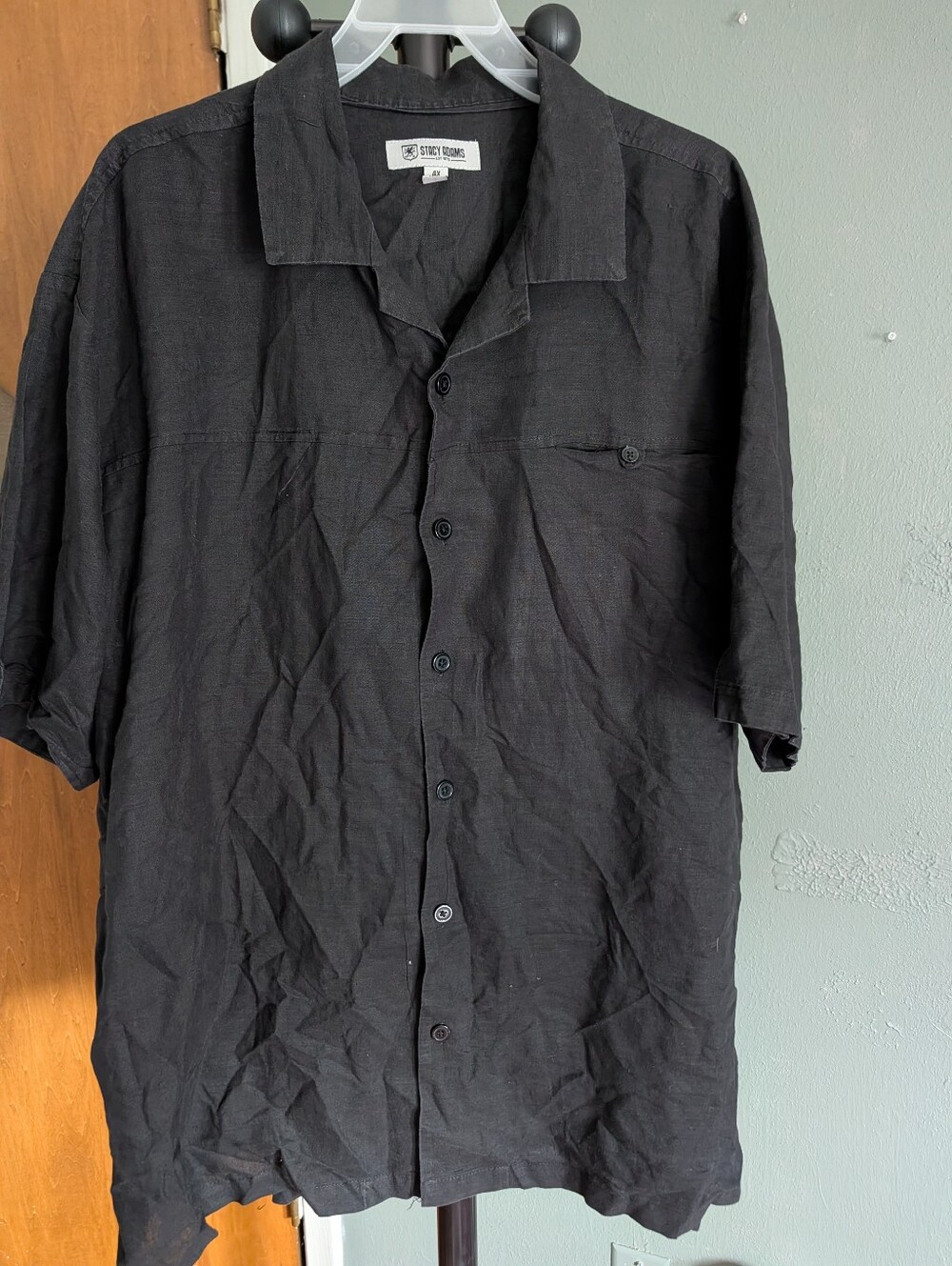 Men's Black Short-Sleeve Button Front Shirt